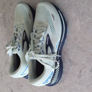Brooks Adrenaline GTS 23